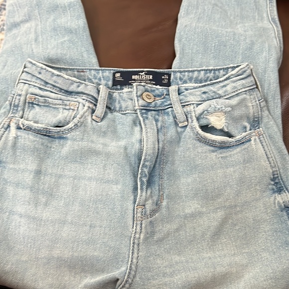 Hollister Ultra high-rise Mom Jean-great condition! Waist:24 Length:27 - Picture 4 of 5